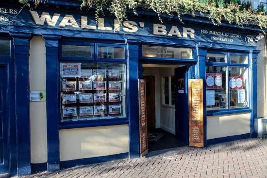 Wallis Bar